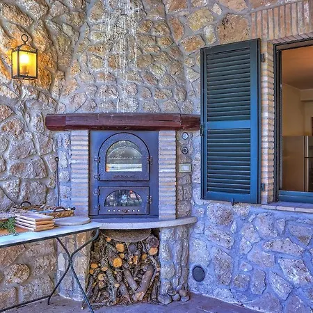 Villa Poggio 6, Emma