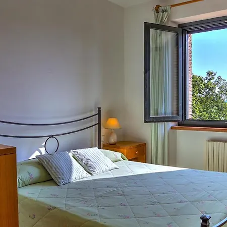 Poggio 6, Emma Baschi