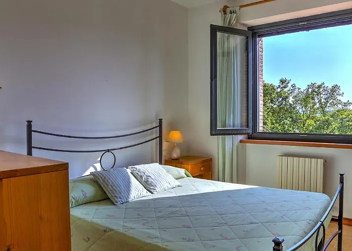 Poggio 6, Emma Baschi